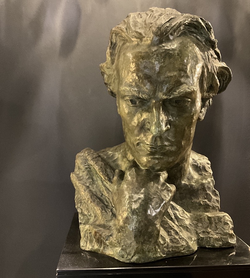 Sculpture Bronze Jean Mermoz signé