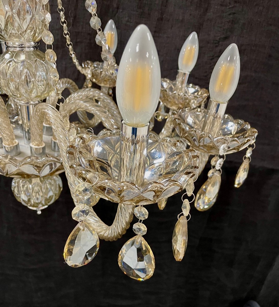 8-arm Amber Light Chandelier-photo-7