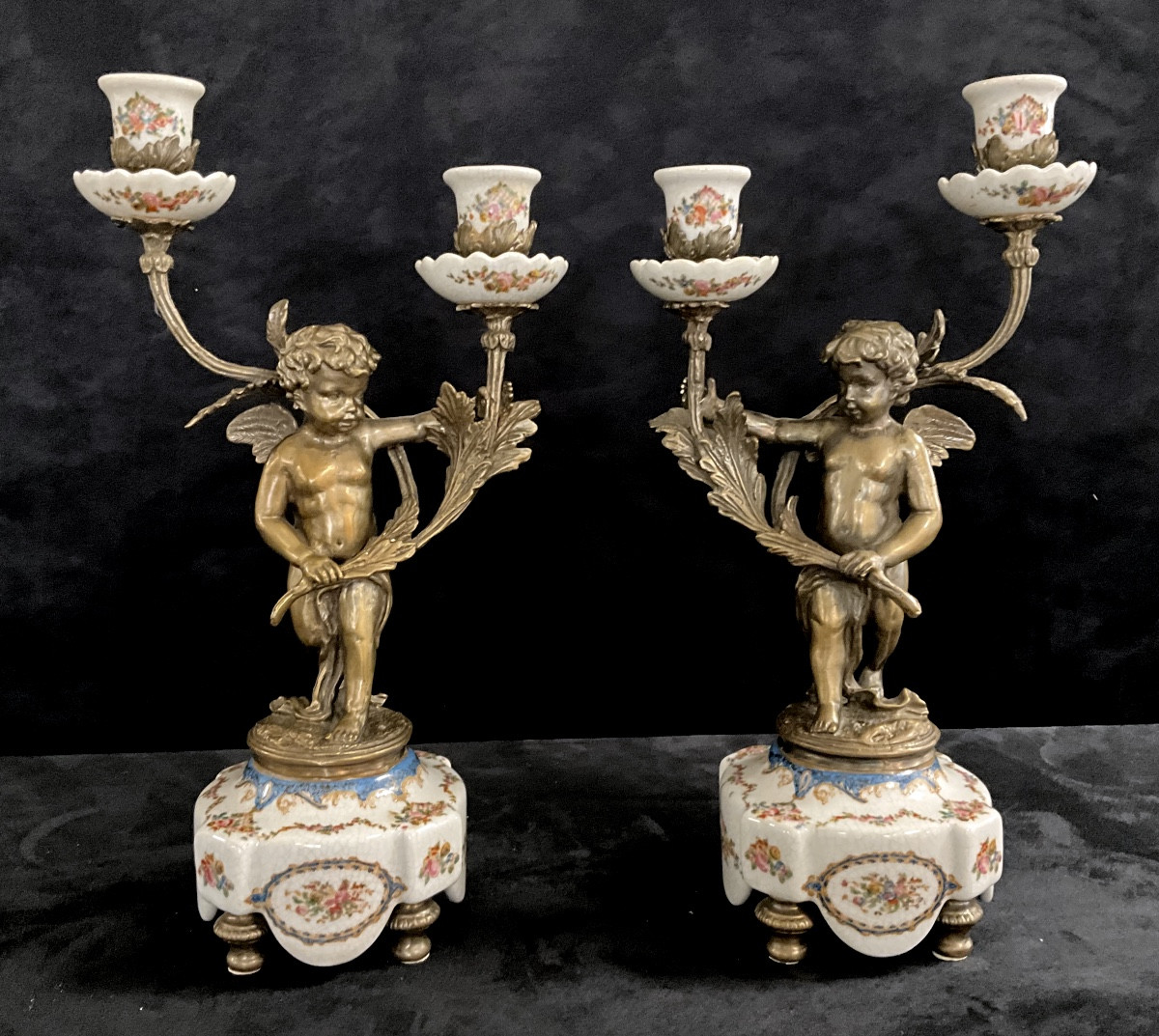 Paire de Bougeoirs Angelots Porcelaine et Bronze