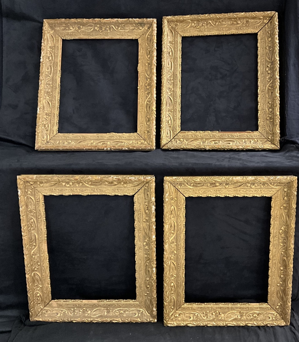Lot de 4 encadrements peintures Doré