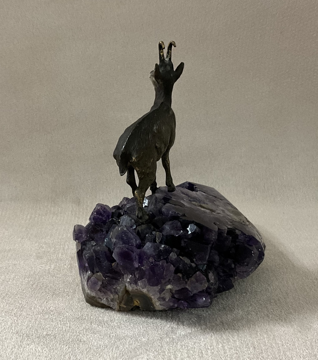 Bronze de Vienne Chamois sur Améthyste-photo-3