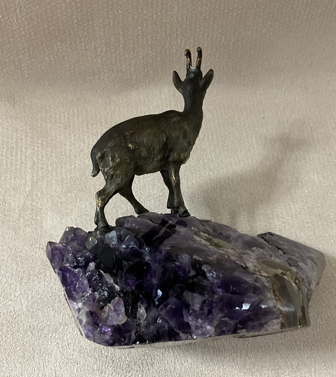Bronze de Vienne Chamois sur Améthyste-photo-3