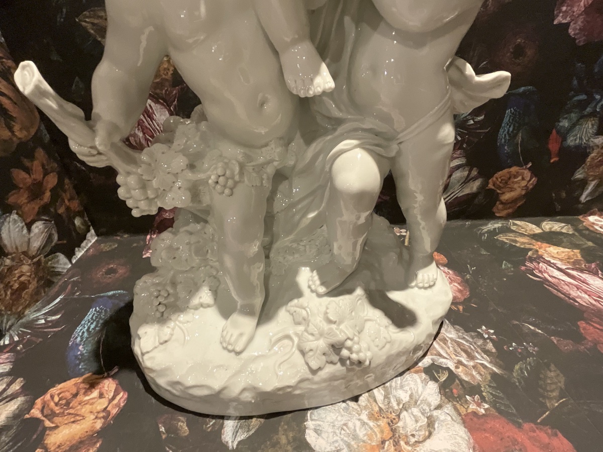 Groupe trois Amours vendangeurs  Porcelaine blanche signé Ranieri-photo-3