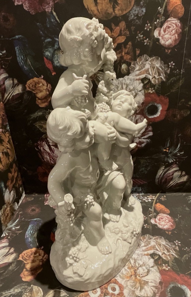 Groupe trois Amours vendangeurs  Porcelaine blanche signé Ranieri-photo-4