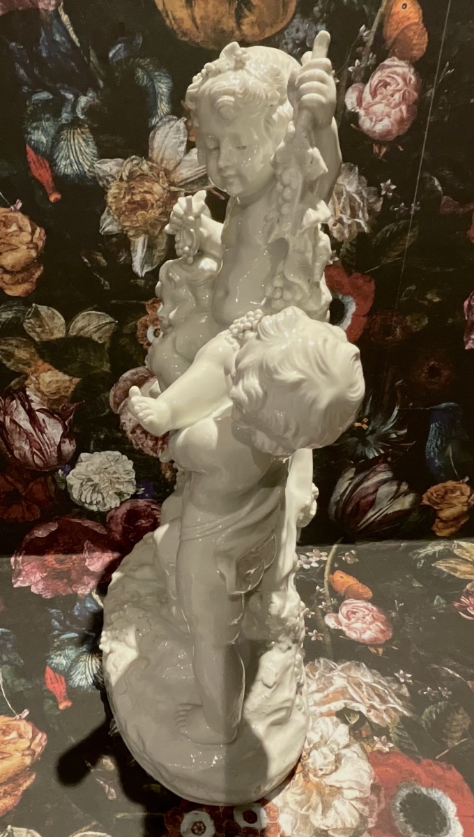 Groupe trois Amours vendangeurs  Porcelaine blanche signé Ranieri-photo-5