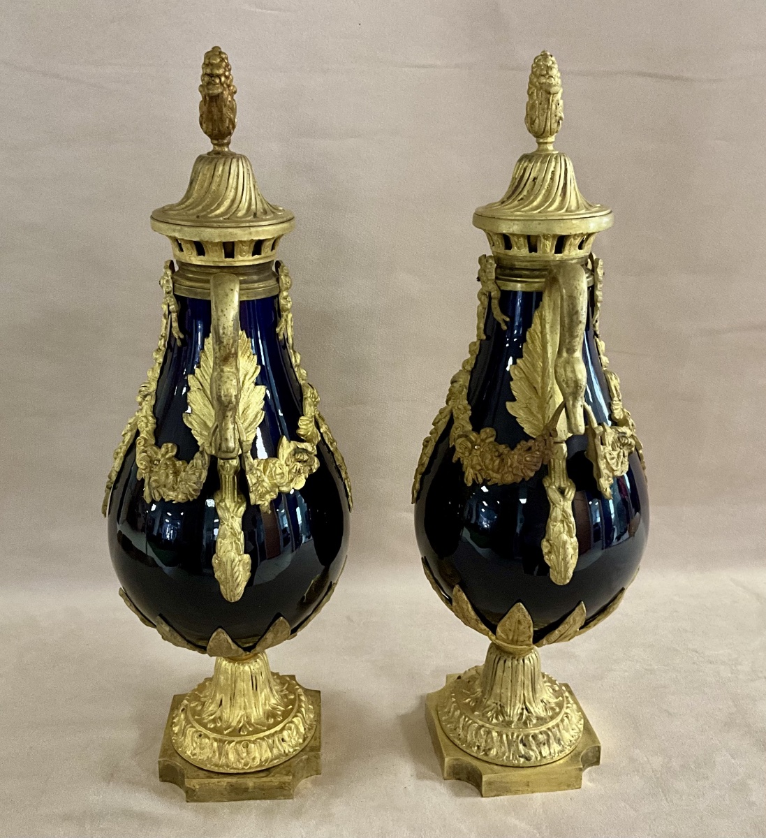 Pair Of Lidded Porcelain And Bronze Vases-photo-2