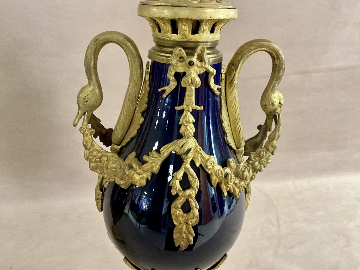 Pair Of Lidded Porcelain And Bronze Vases-photo-1