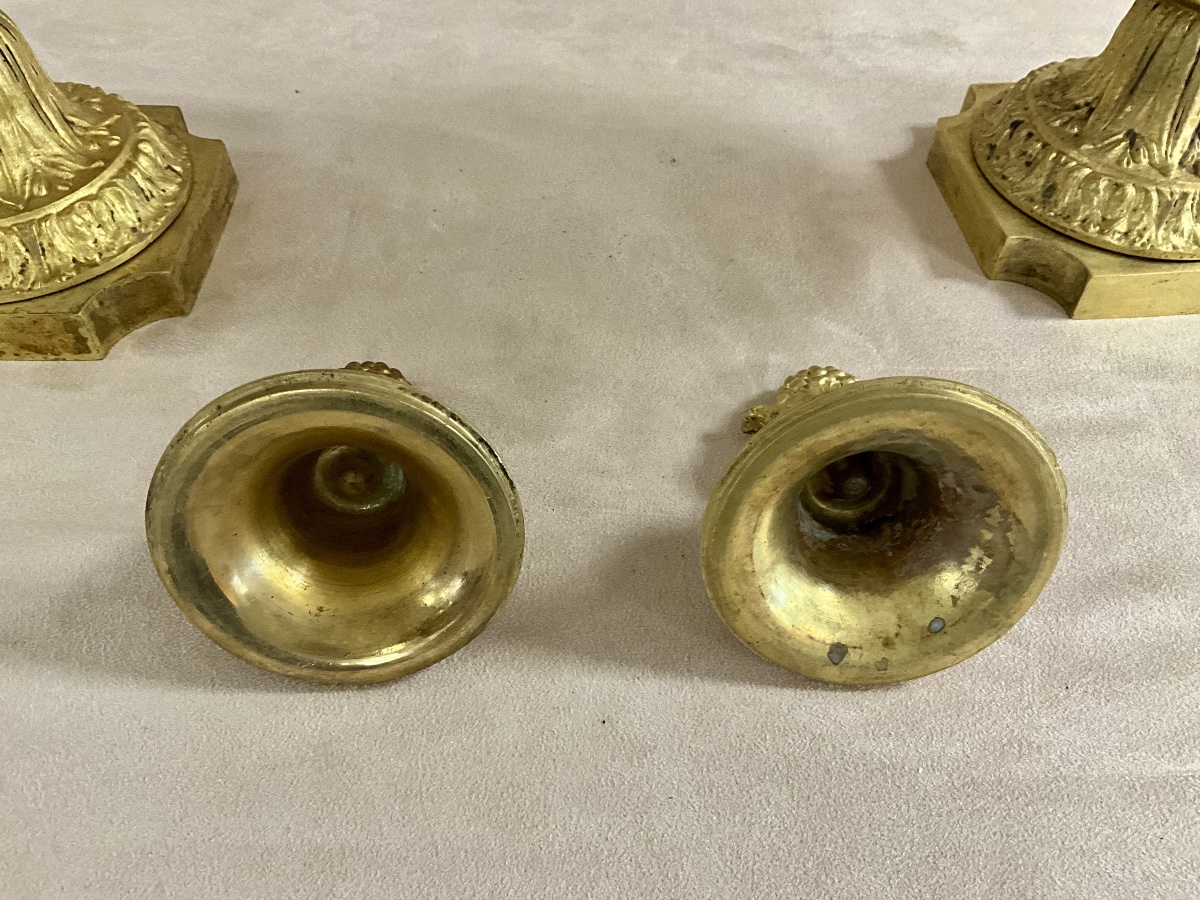 Pair Of Lidded Porcelain And Bronze Vases-photo-5