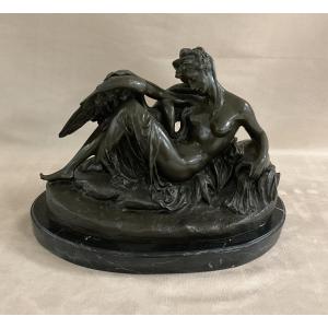 Sculpture Léda et le Cygne de Carrier Belleuse