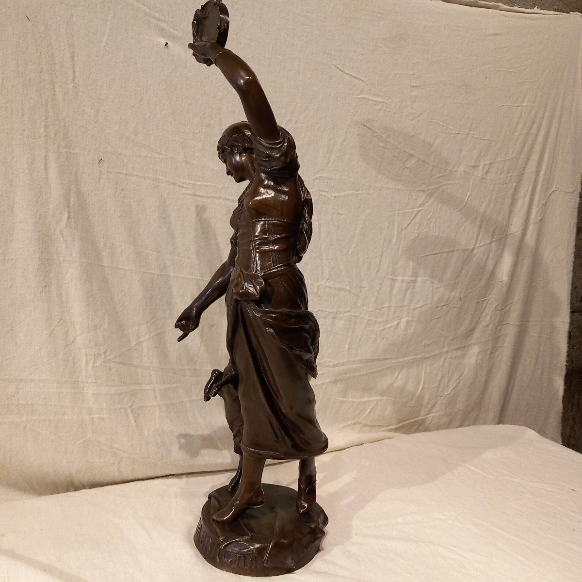 "Esméralda et sa chèvre " bronze de Eugène MARIOTON. -photo-2