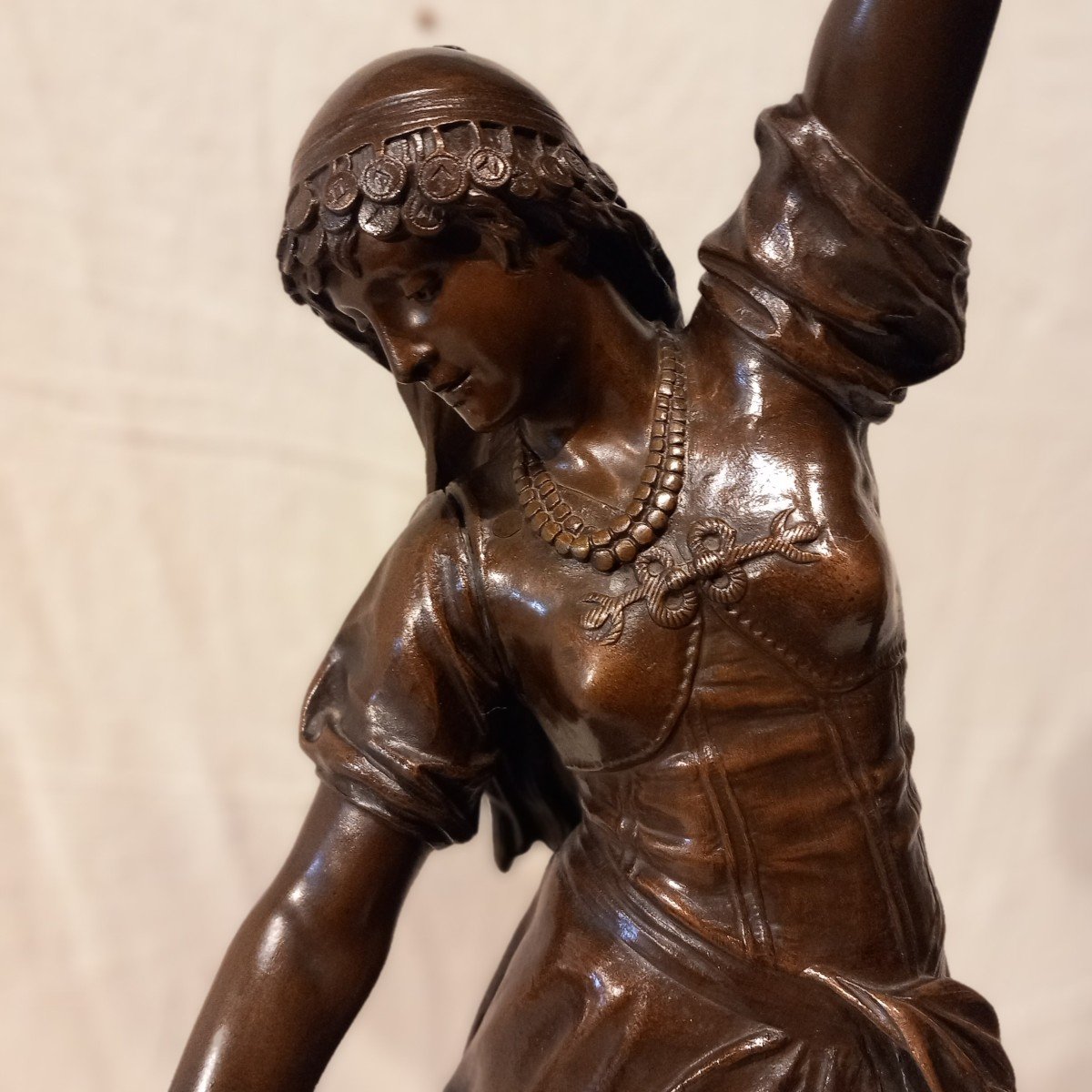 "Esméralda et sa chèvre " bronze de Eugène MARIOTON. -photo-1