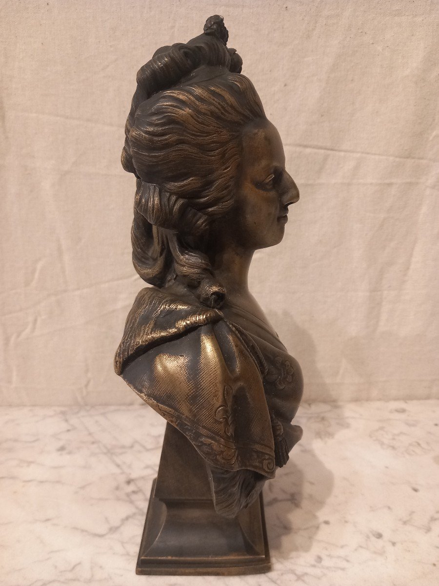 Buste de Marie Antoinette d'Autriche, bronze d'aprés Félix LECOMTE.-photo-2