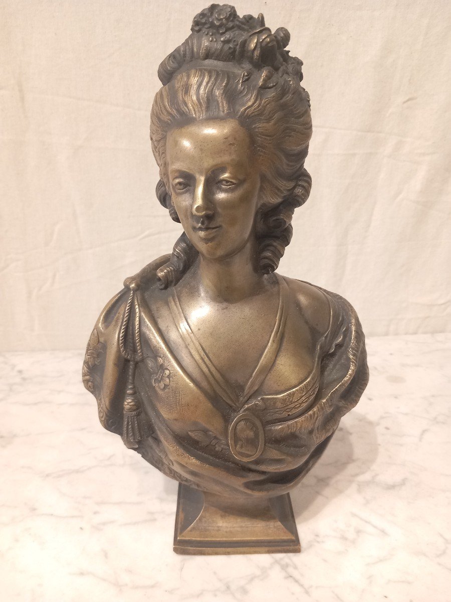 Buste de Marie Antoinette d'Autriche, bronze d'aprés Félix LECOMTE.-photo-5