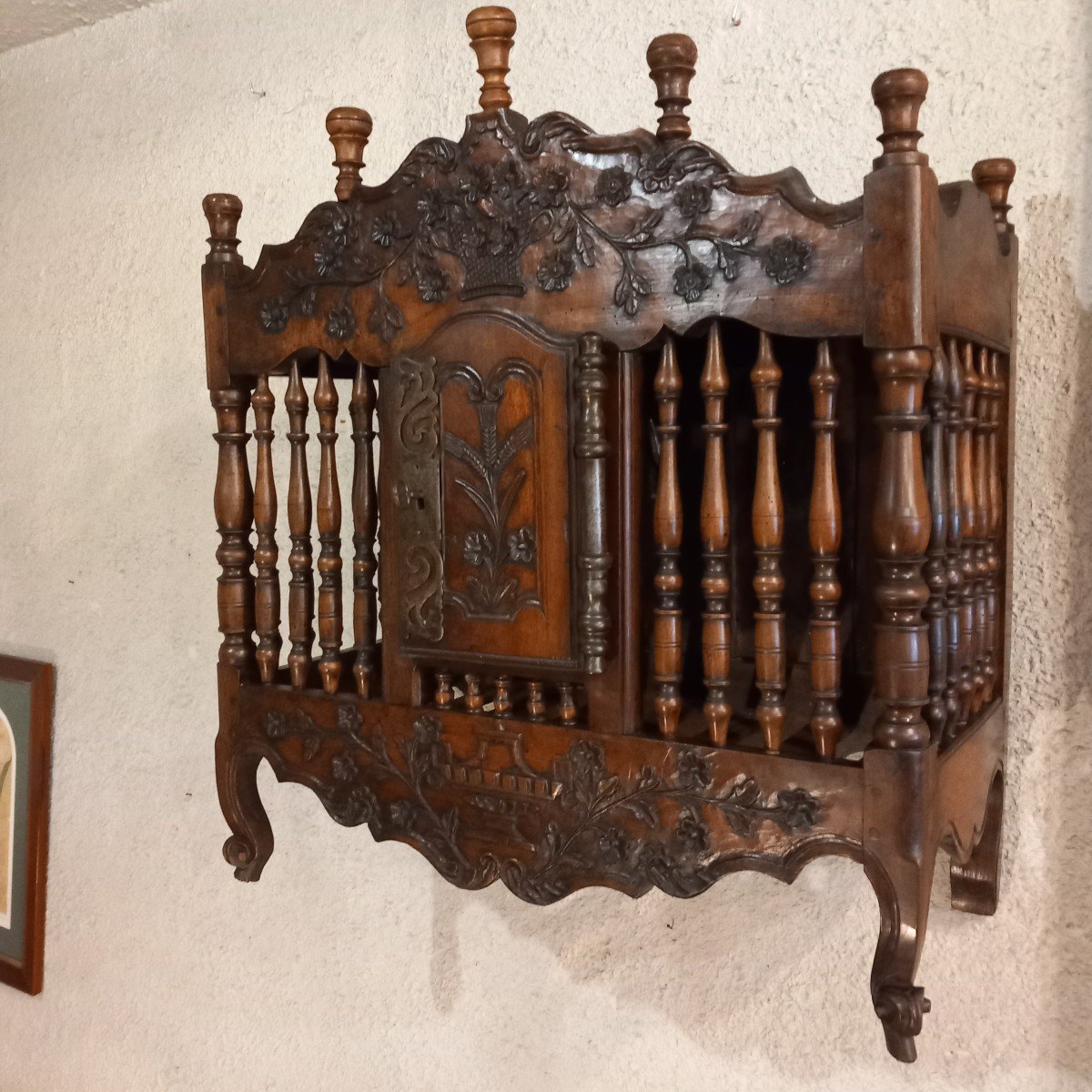 Panetière, Provence 18th Century, In Walnut.