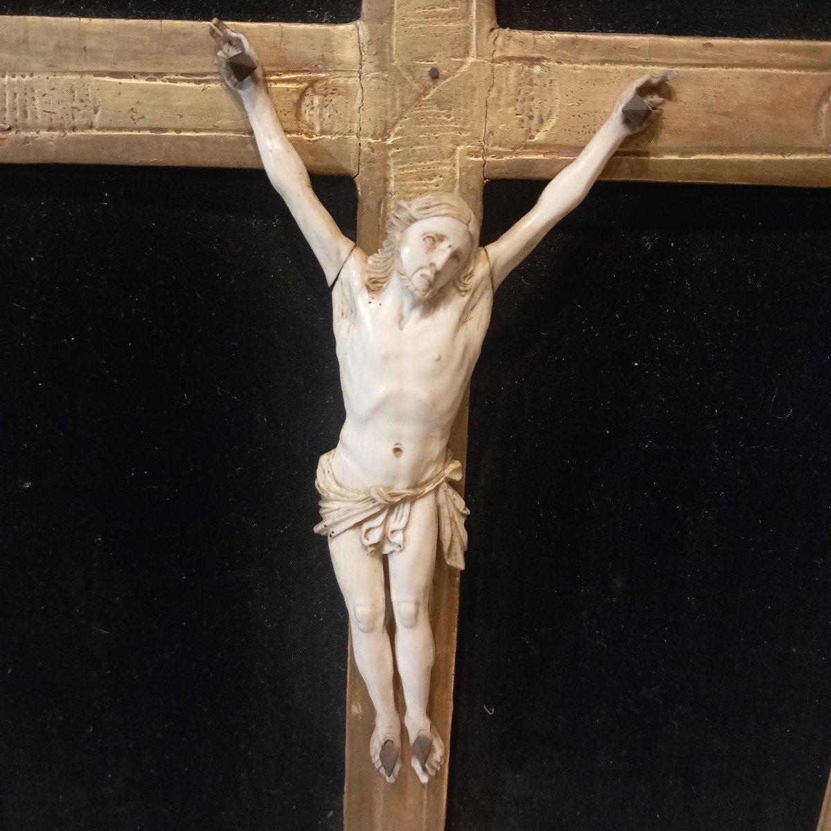 Ivory Christ In Its Carved And Gilded Wooden Frame, Called "bed Base".-photo-3
