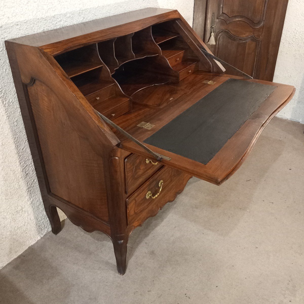 Bureau de pente Louis XV, Provence 18ème, en noyer.-photo-2