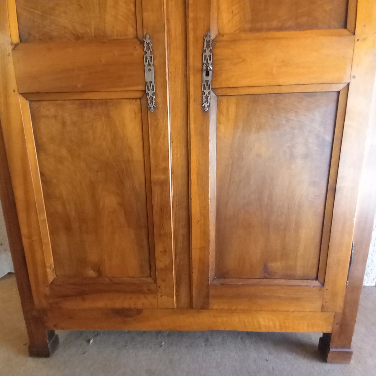Armoire d'époque milieu 19ème, en noyer.-photo-2