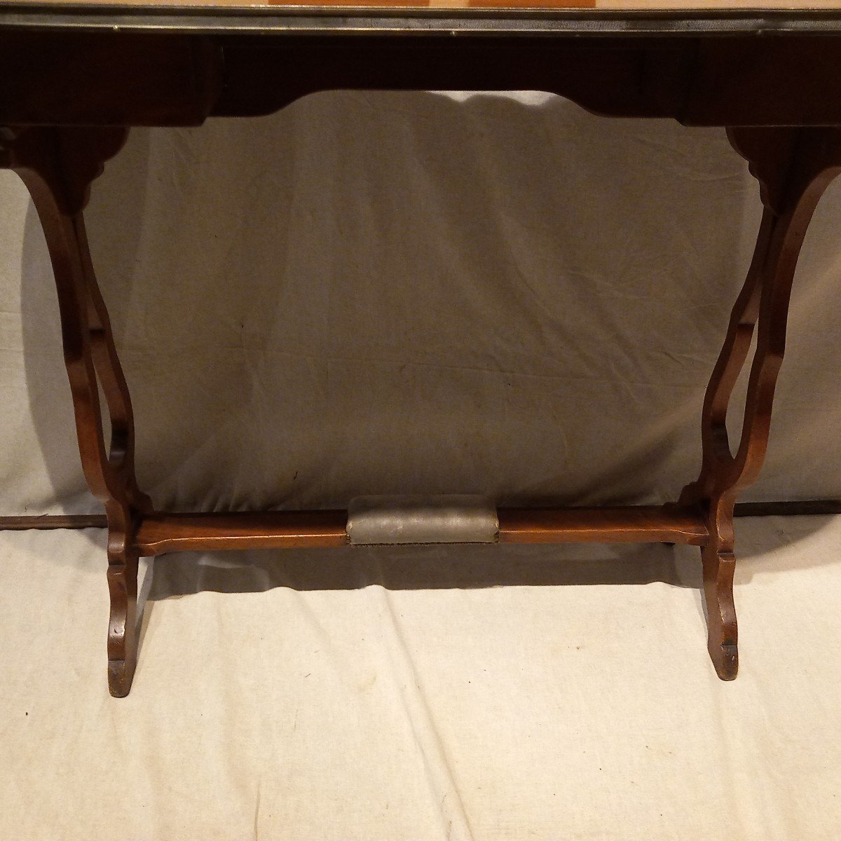 "kidney" Desk, In Blond Mahogany, Mid-19th Century.-photo-3