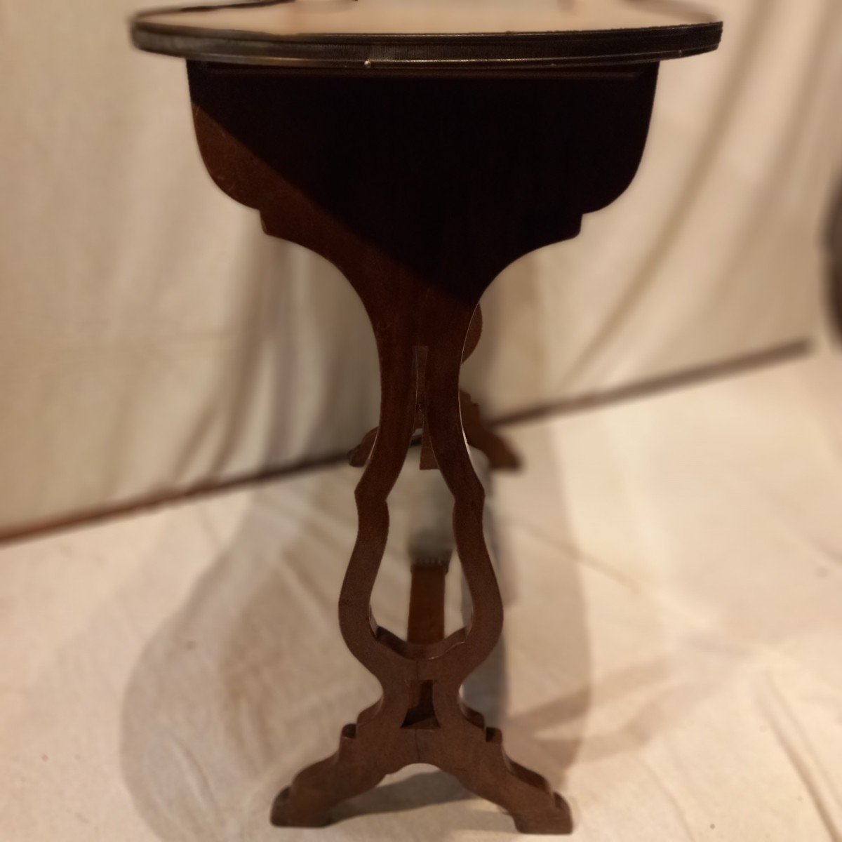 "kidney" Desk, In Blond Mahogany, Mid-19th Century.-photo-4