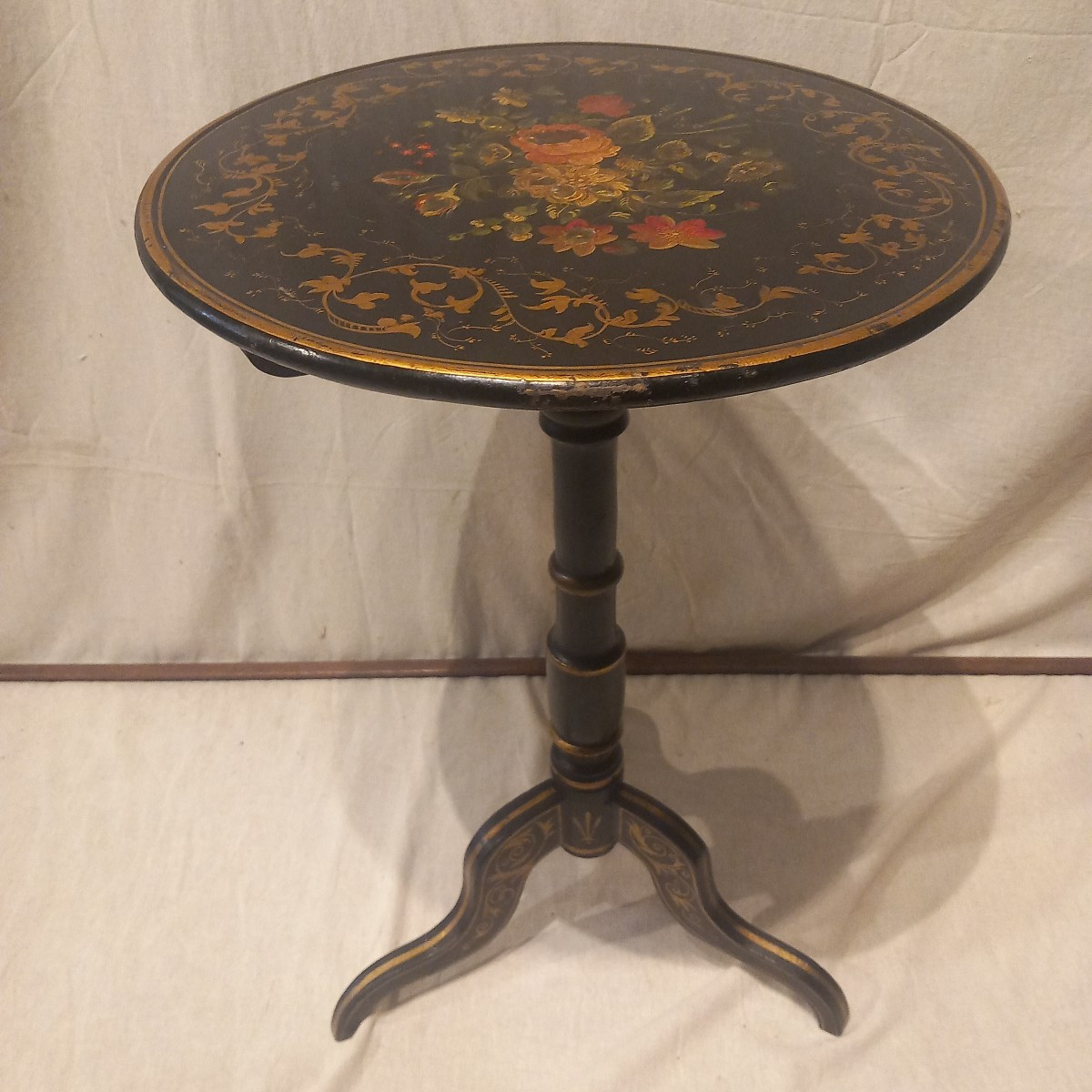 Guéridon d'époque Napoléon III, bois laqué et burgauté.-photo-4