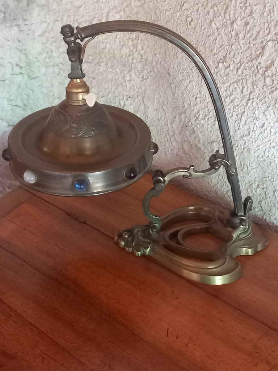 Lampe de bureau Art Nouveau, en bronze et cabochons.-photo-2