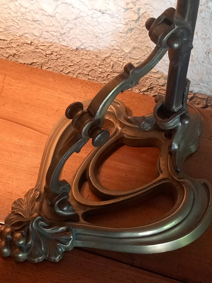Lampe de bureau Art Nouveau, en bronze et cabochons.-photo-5