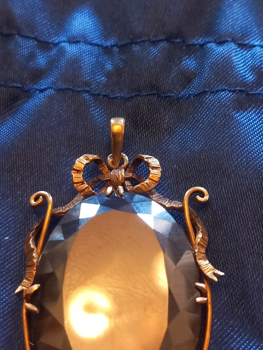 Yellow Gold And Blue Topaz Pendant.-photo-2