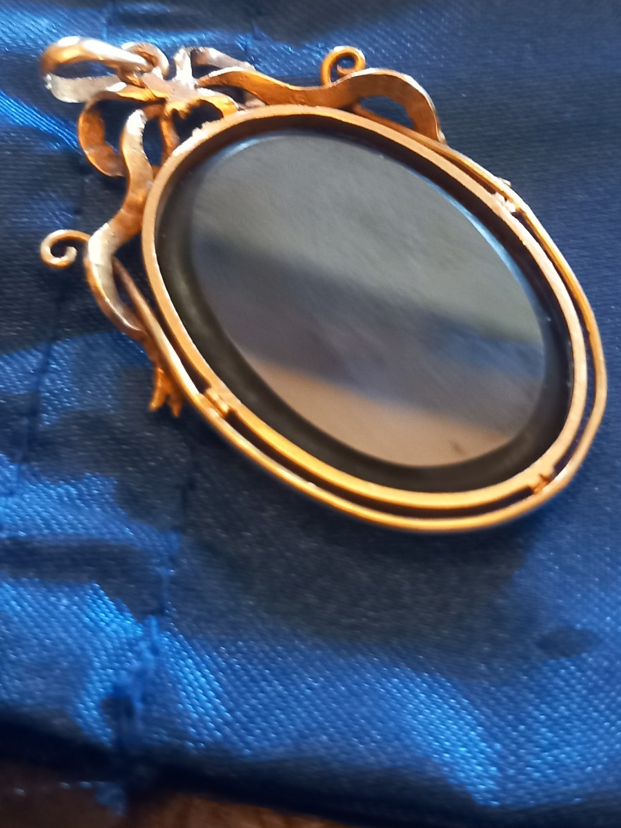 Yellow Gold And Blue Topaz Pendant.-photo-6