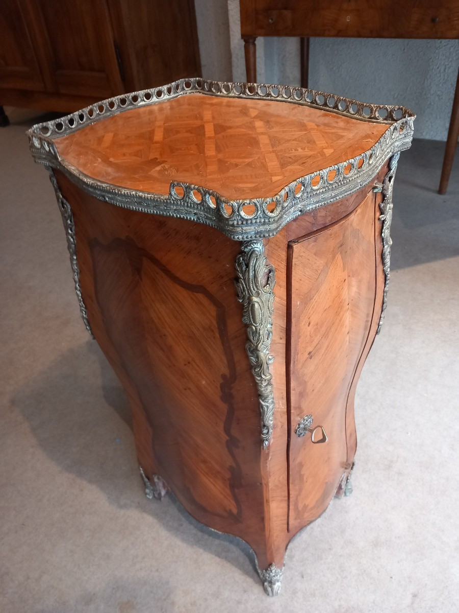 19th Century 'sheath' Shaped Chiffonier.-photo-2