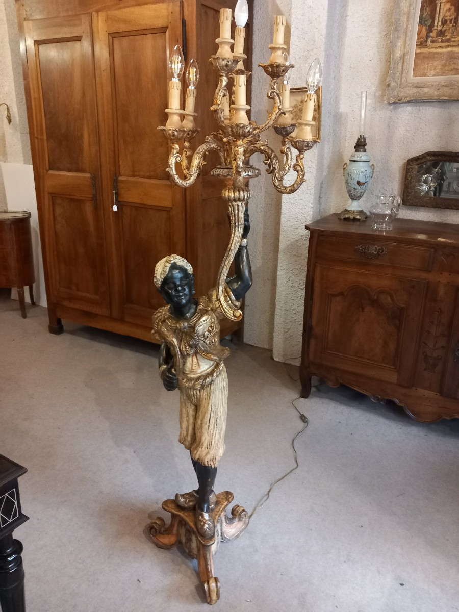  Nubien porte-torchère, bois sculpté polychrome, fin 19ème.