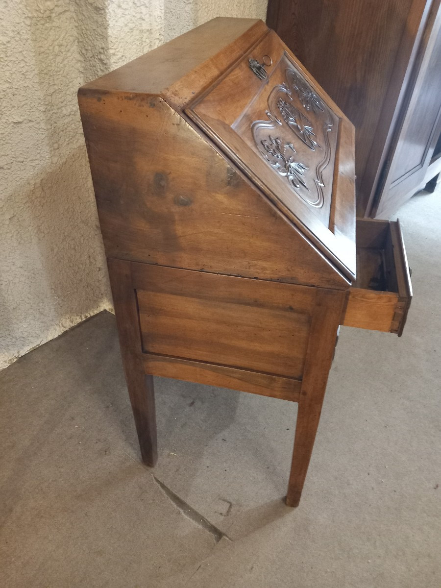 Provençal Louis XVI Slant-back Desk, Late 18th Century, In Walnut.-photo-4