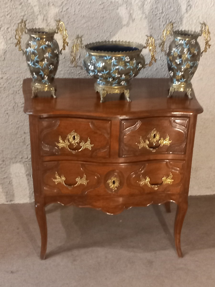Petite commode 'sauteuse' en noyer. Vallée du Rhône, époque 18ème.-photo-8