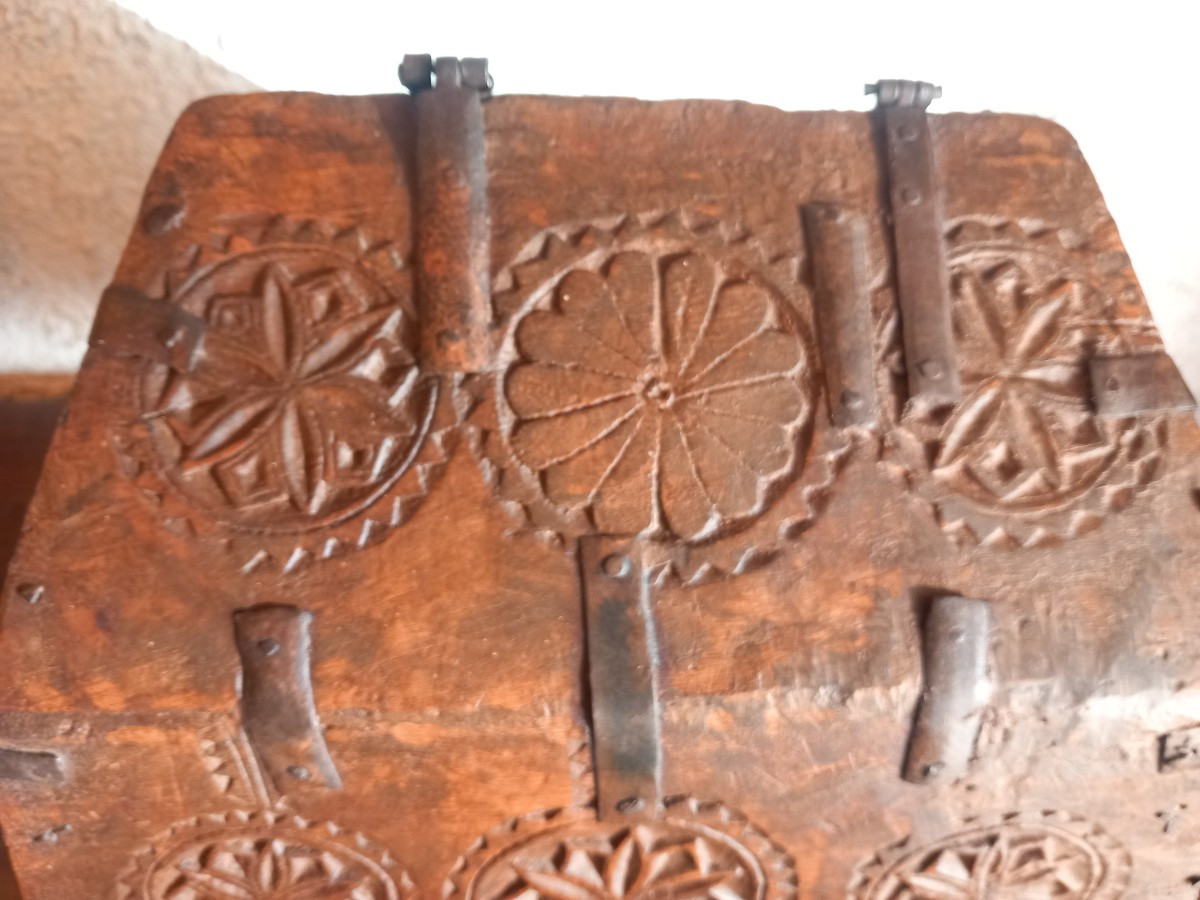 Châsse-reliquaire en mélèze, Savoie ou Queyras, fin 18ème.-photo-5