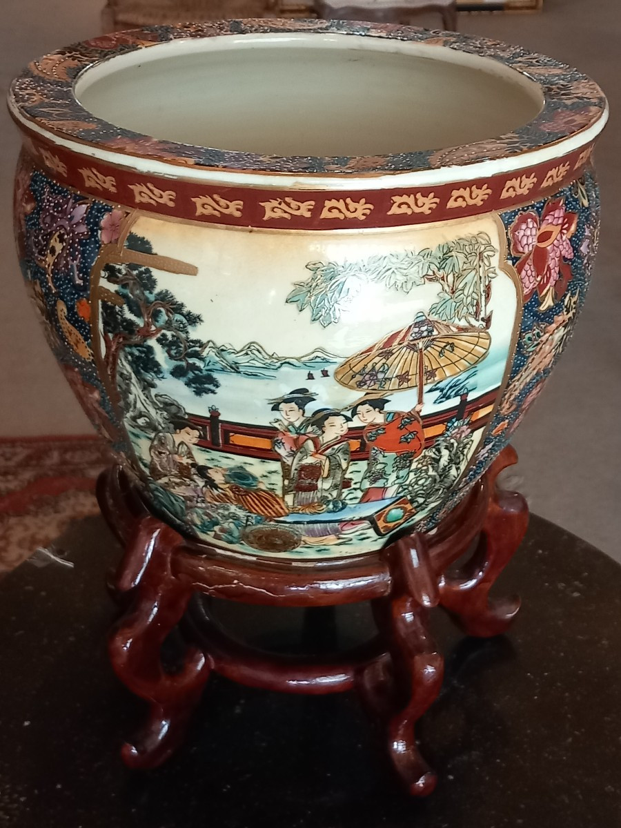 Vase-aquarium In Imari(japan) Porcelain, 19th Century.