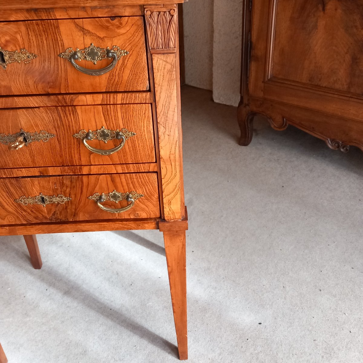 Chiffonnier Directoire, d'époque fin 19ème, en frêne  et loupe. -photo-4