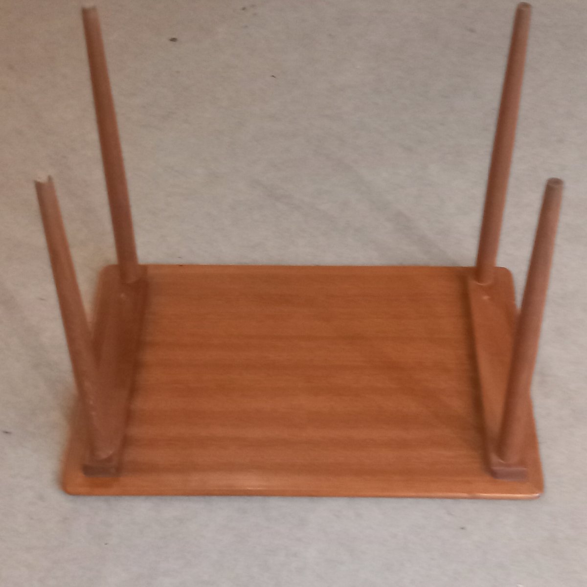 Suite de trois tables gigognes, Vintage danois des années 50-60, marqué "DANISH".-photo-2