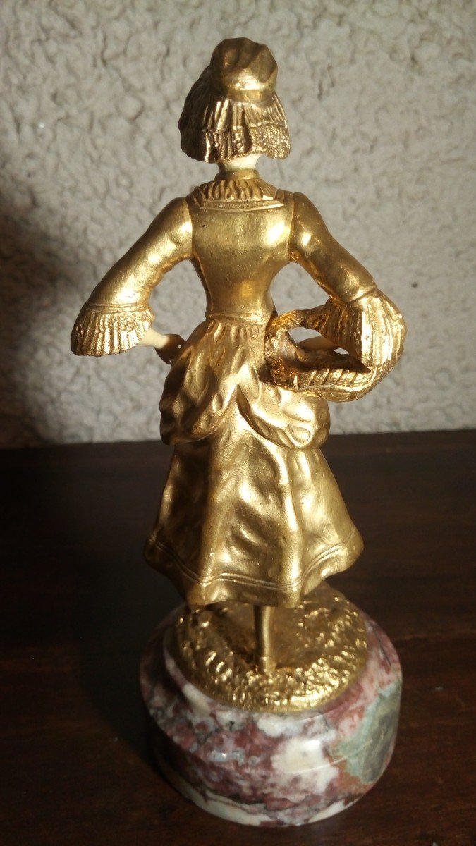 Statue chryséléphantine "jeune villageoise", signée OMERTH Georges.-photo-2