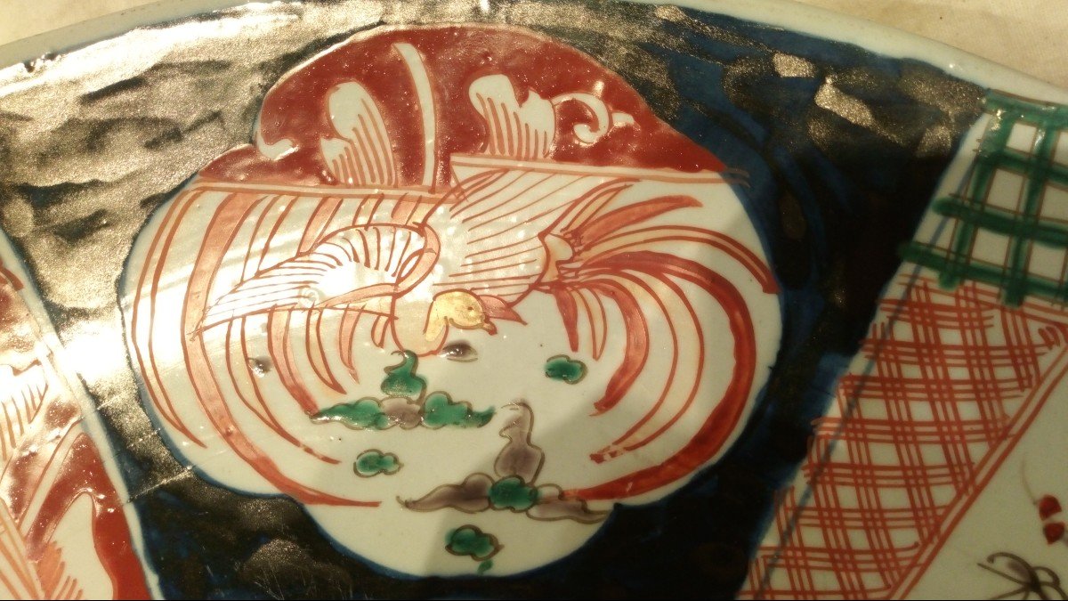 Large Round Dish, Imari Porcelain.-photo-2