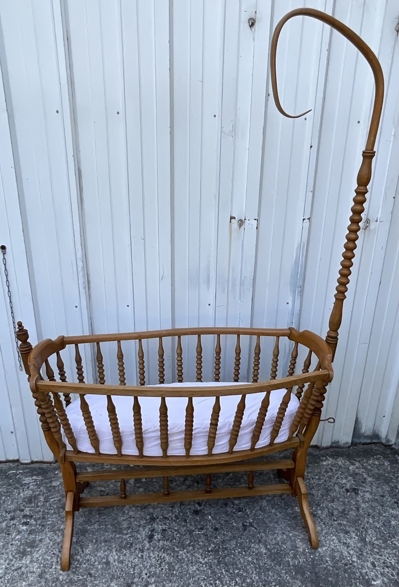 Antique Cradle In Solid Beech – Early 20th Century