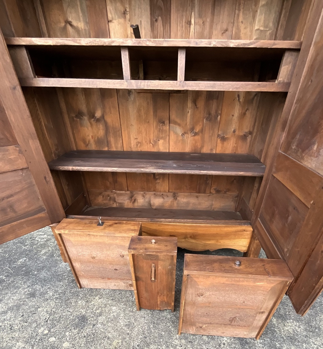 Armoire Empire en noyer massif  France, milieu du XIXe siècle-photo-2