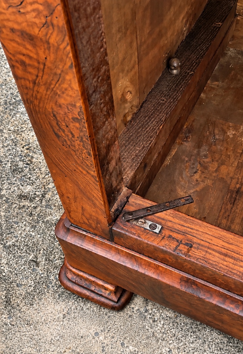 Armoire Louis-Philippe en ronce et loupe de noyer-photo-2
