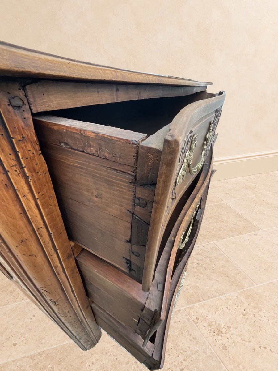 Commode Louis XV en noyer massif, époque XVIIIᵉ siècle-photo-1