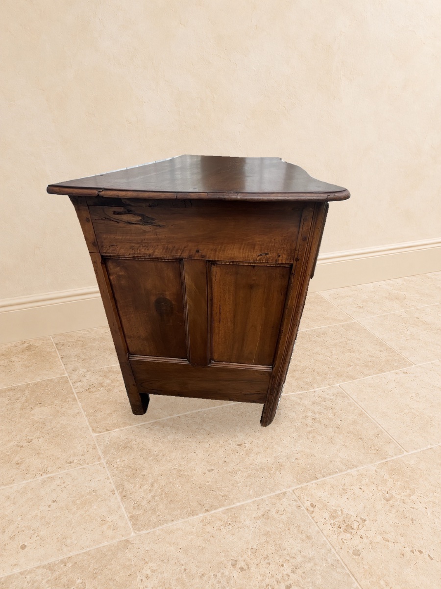 Commode Louis XV en noyer massif, époque XVIIIᵉ siècle-photo-3