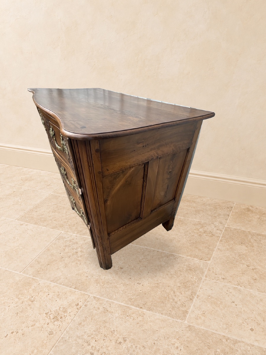 Commode Louis XV en noyer massif, époque XVIIIᵉ siècle-photo-6