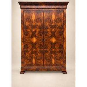 Armoire Louis-Philippe en ronce et loupe de noyer