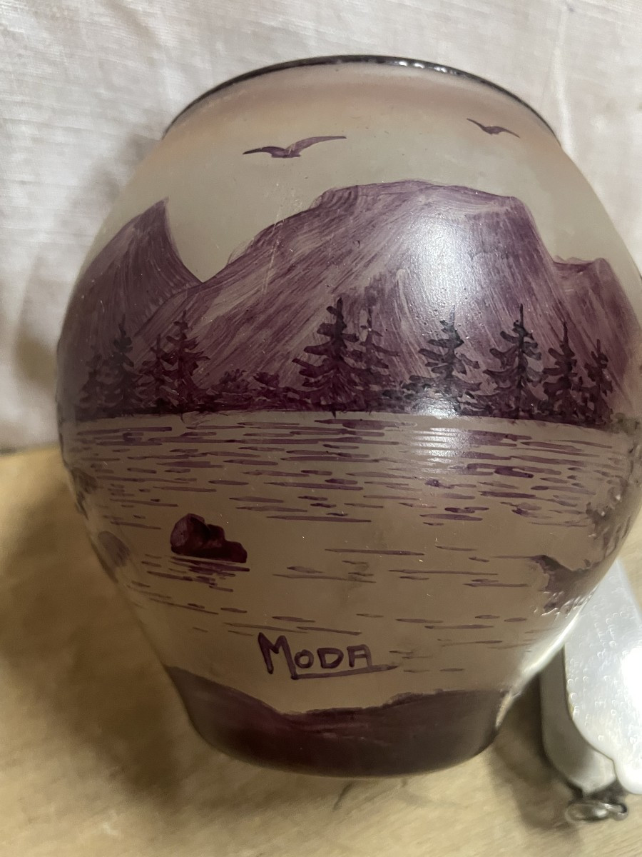 Petit vase signée MODA