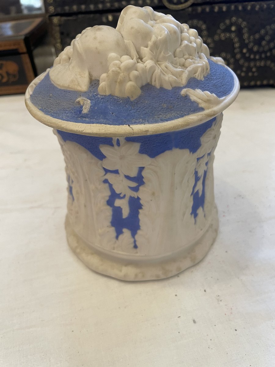 Porcelain Pot.
