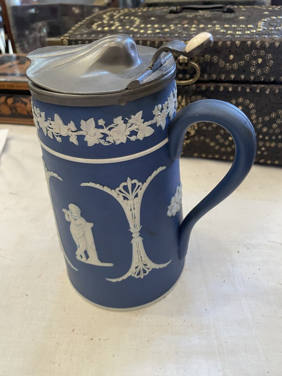 Porcelain Pitcher With Lid -photo-2