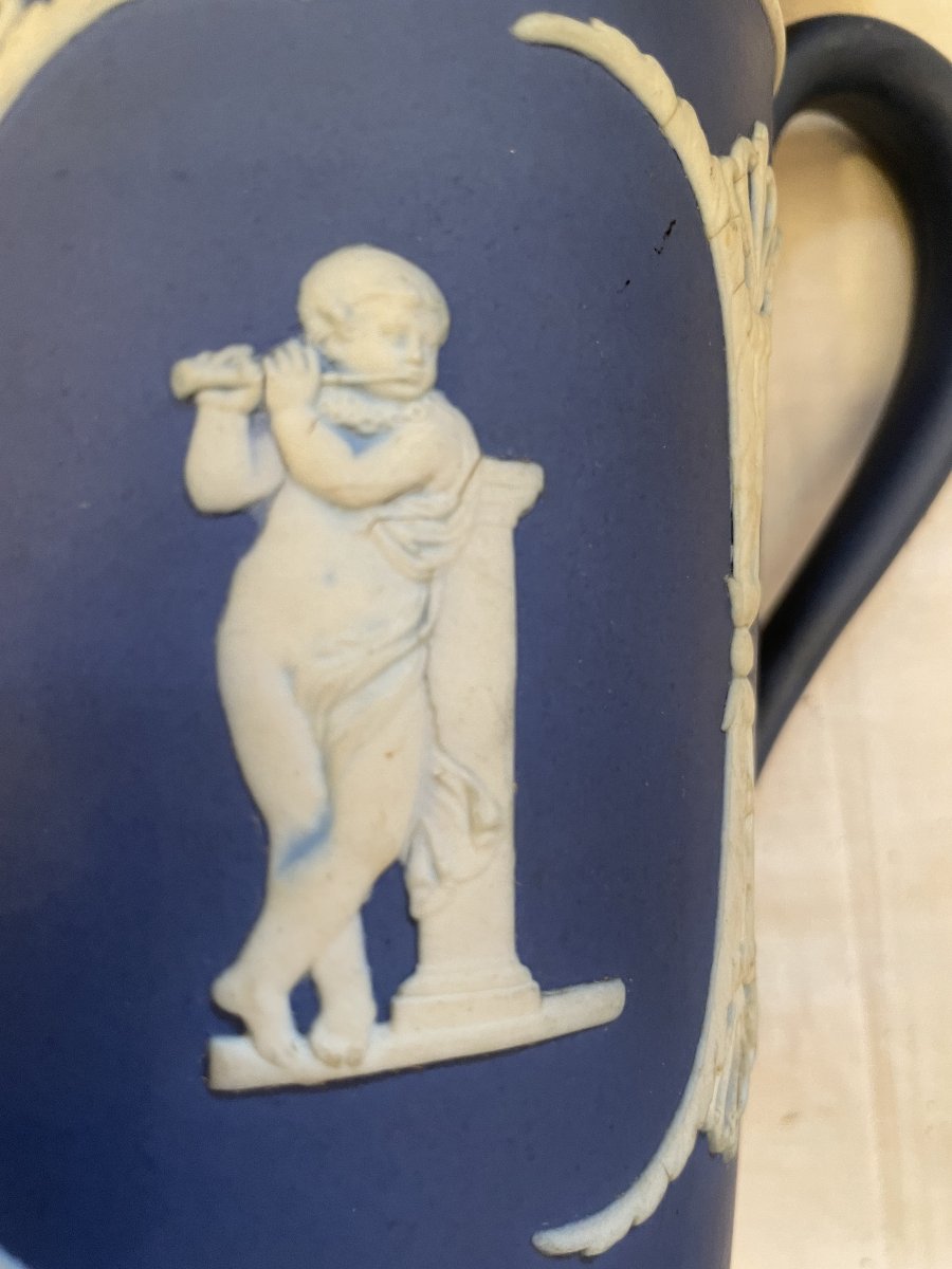 Porcelain Pitcher With Lid -photo-1