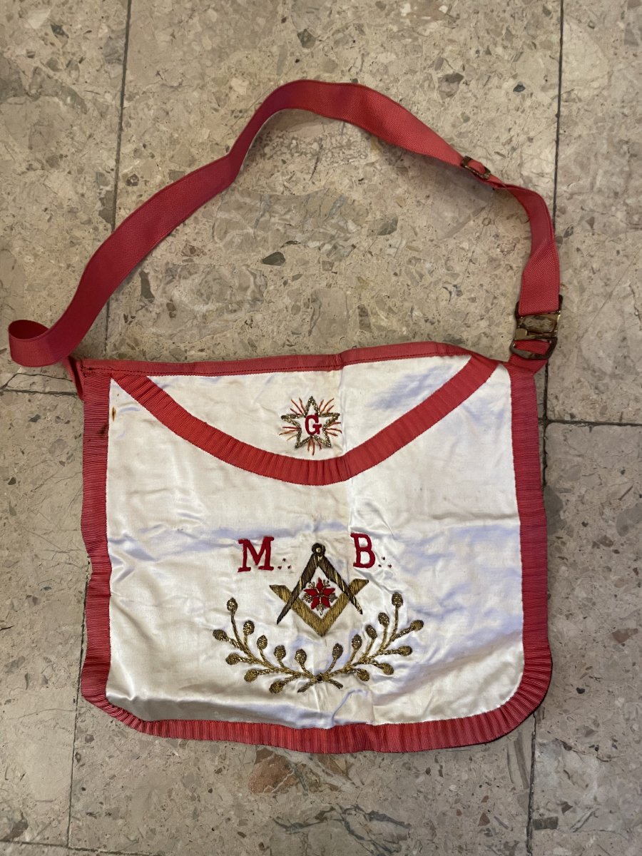 Tablier de Franc Maçonnerie et cordon